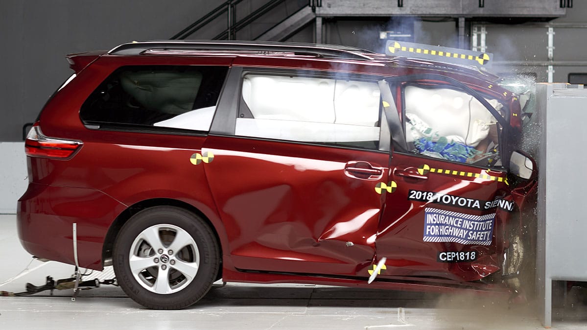 Mini Car Vacuum >> IIHS Minivan Crash Tests | Sienna Odyssey Pacifica - Consumer Reports Mini Car Vacuum >> IIHS Minivan Crash Tests | Sienna Odyssey Pacifica - Consumer Reports